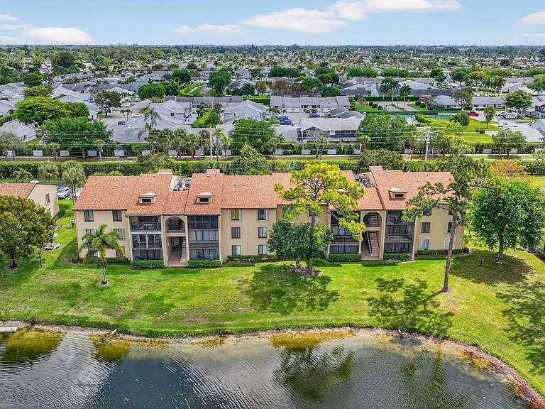 624 Sea Pine Way #B3 — Photo 49