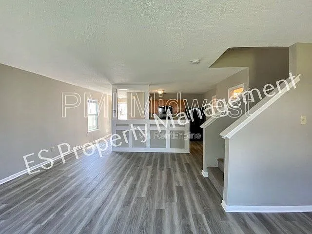 10902 Glenayr Dr — Photo 8