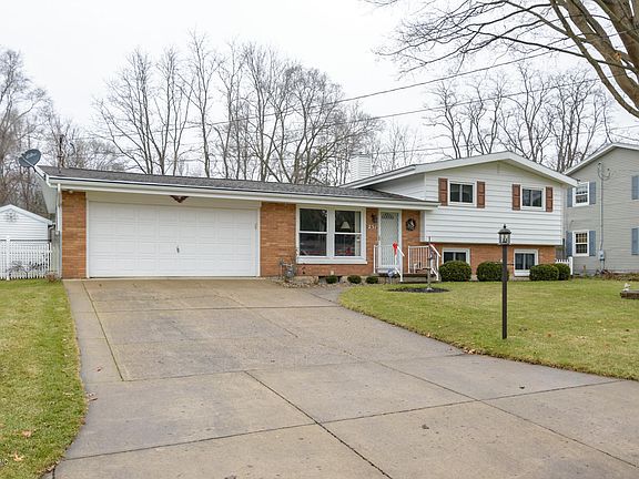 3rd image of 231 Beachfield Dr