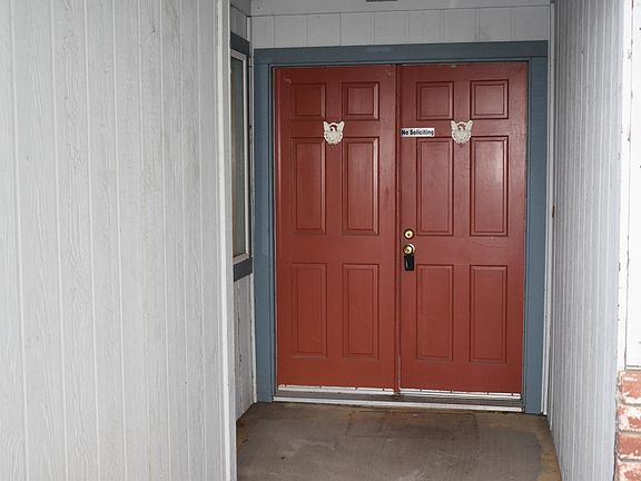 2nd image of 1133 Silvertrail Ln
