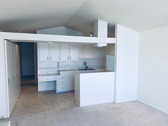 4th image of 20710 Pacific Coast Hwy APT 7