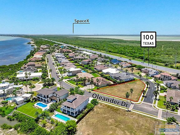 3rd image of 122 Oleander Dr