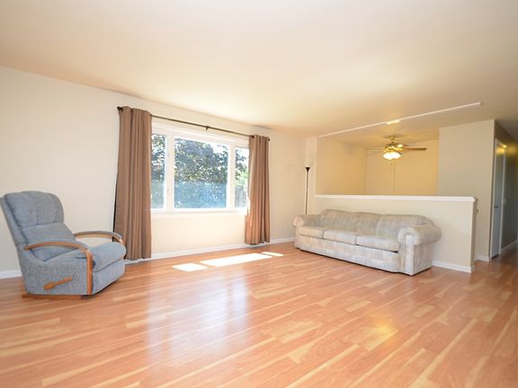 2nd image of 5810 Leanne Ln