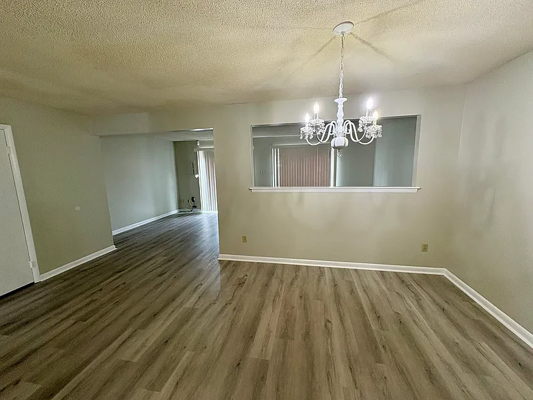 5026 Amboy Ct — Photo 4
