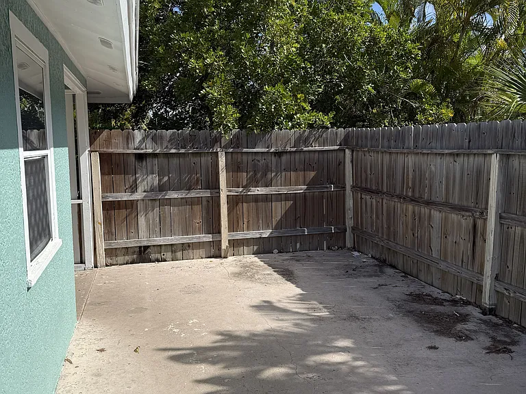 696 102nd Ave N #A — Photo 19