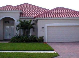 11890 Heather Woods Ct, Naples, FL 34120
