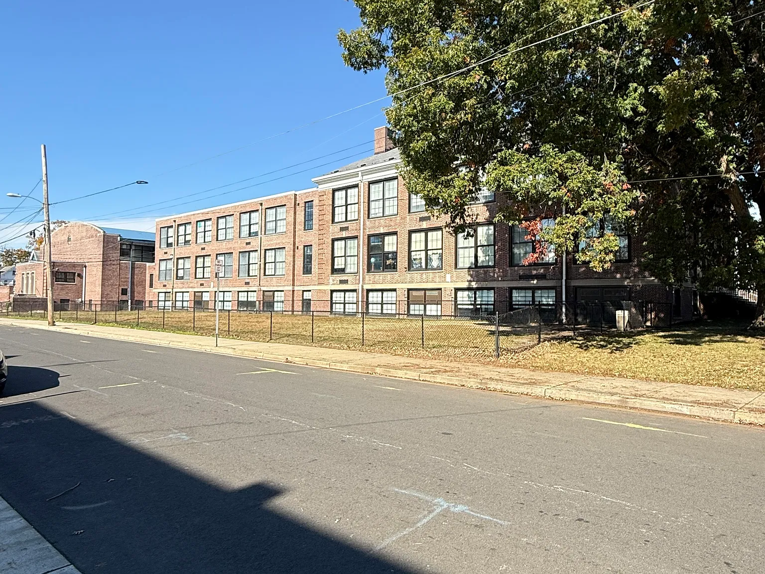 4 bed, 1224 sqft, $1,950 — Photo 3
