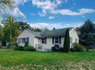 9 Poinsetta St, Agawam, MA 01001