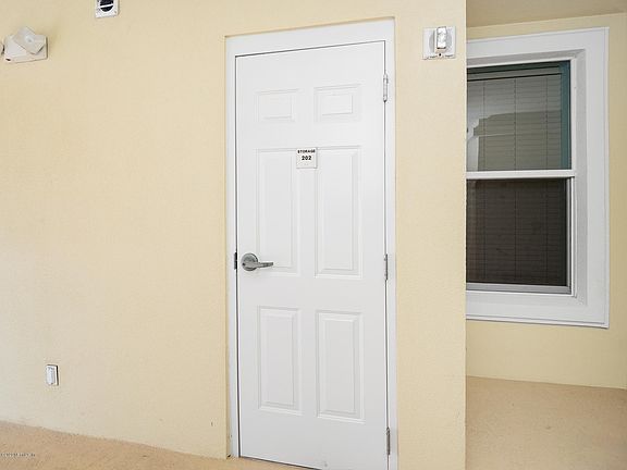 4th image of 1126 1st St N Unit 202