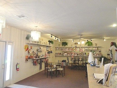 2nd image of 621 W 3rd St