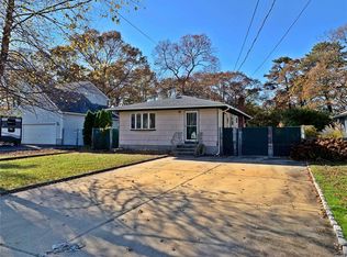 130 Mill Dr, Mastic Beach, NY 11951