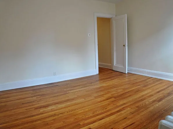 32-67 36th St #1, Astoria, NY 11106
