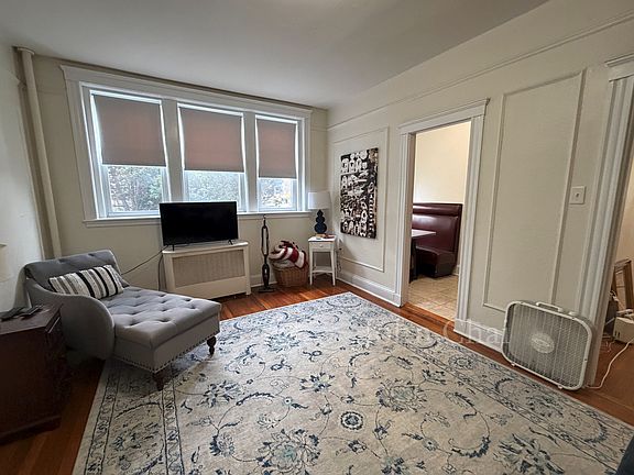 5th image of 70 Chiswick Rd APT 7