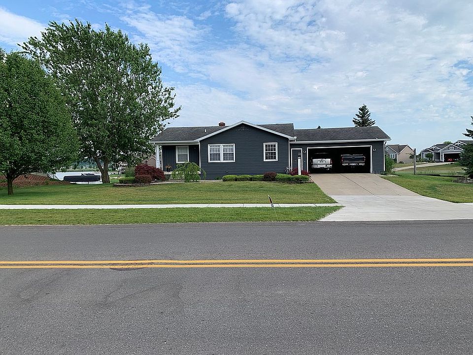 Lakefront home  hudsonville 