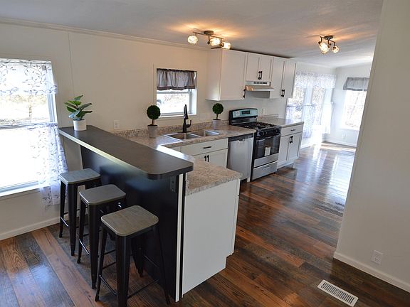 5th image of 22682 Acorn Ln