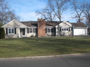 88 Overlook Dr, Springfield, MA 01118