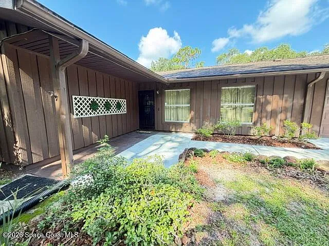 3 bed, 2.0 bath, 1650 sqft, $2,300 — Photo 2
