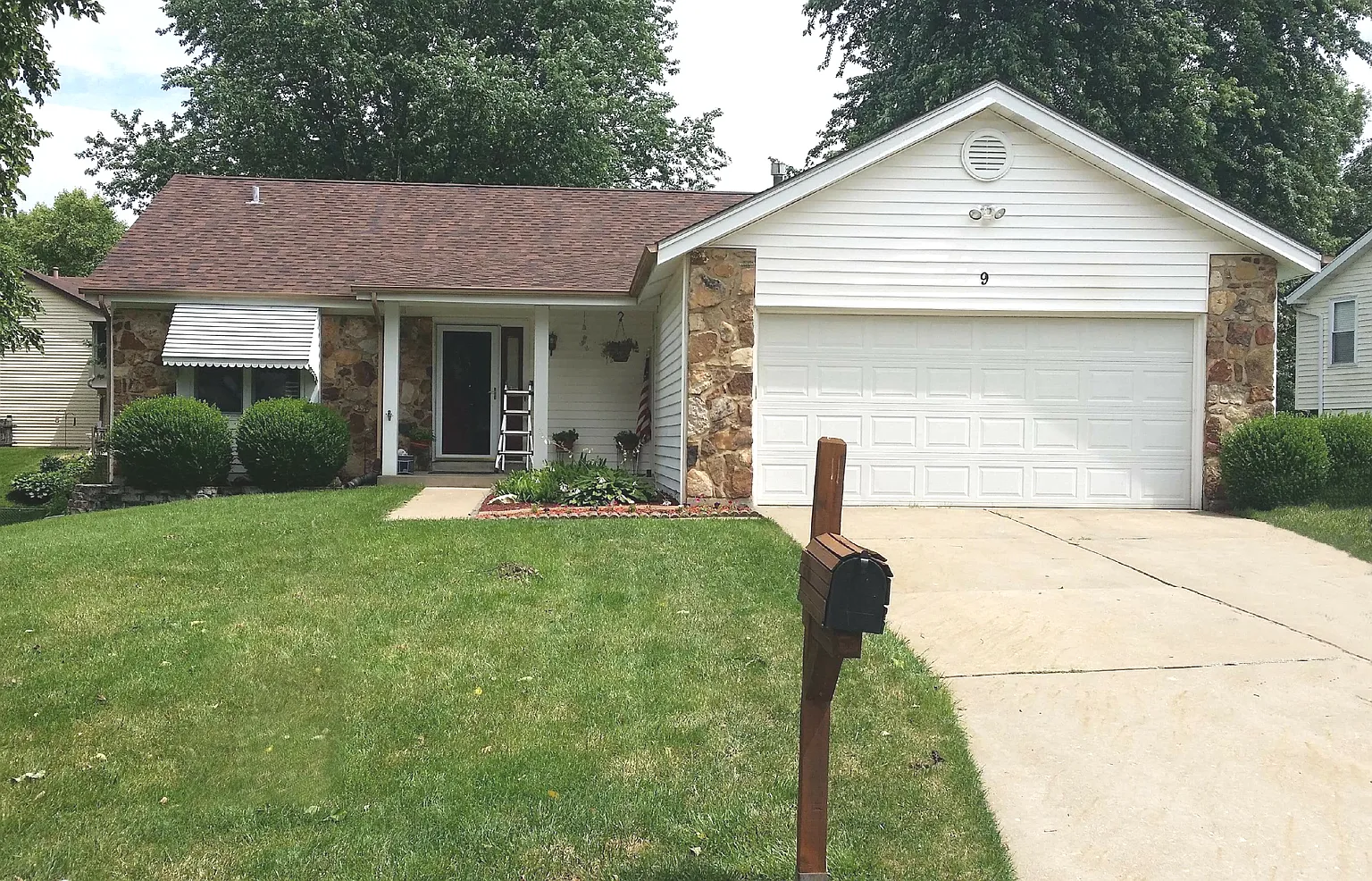 9 Shadowridge Dr photo 1