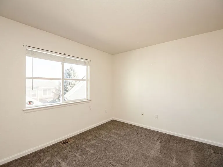 4040 Plum Creek Dr — Photo 20