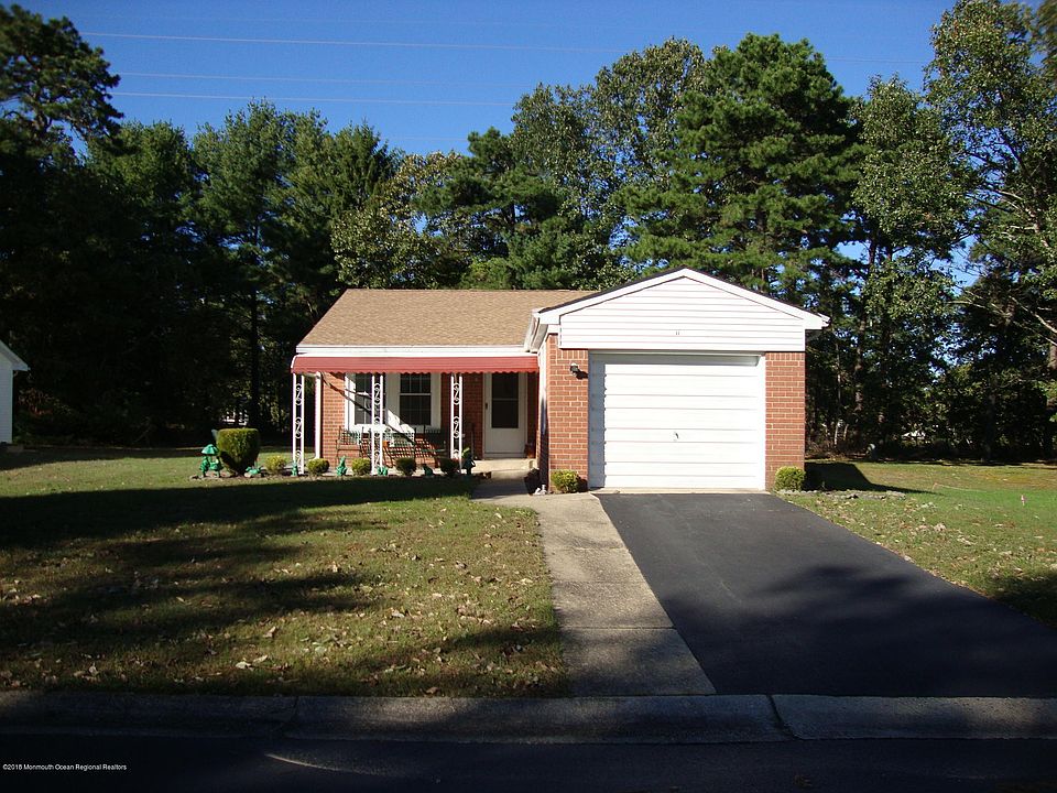 1st image of 11 Bowie Dr