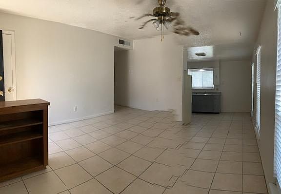 3rd image of 6509 Escondido Dr #B