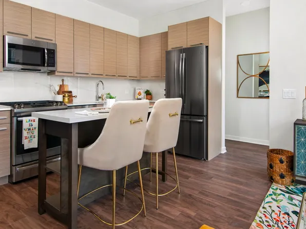 718 W Monroe St #2405, Chicago, IL 60661