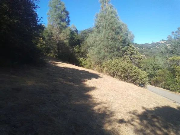 12630 Lakeview Dr, Clearlake Oaks, CA 95423