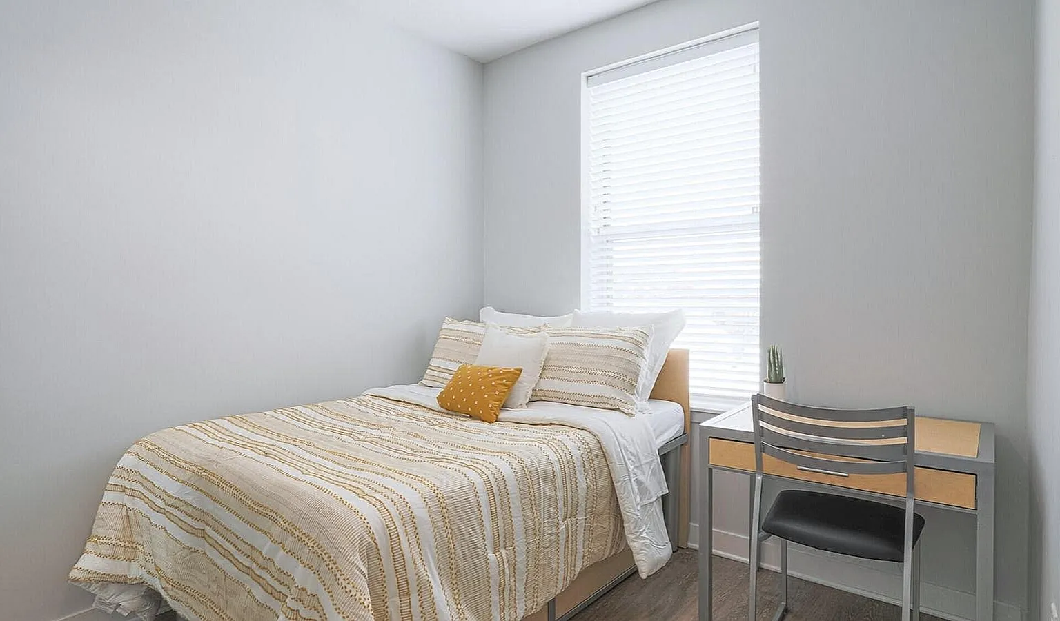 Lancaster Apartments — Photo 2