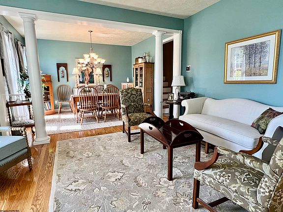 4th image of 11 Bel Manor Dr