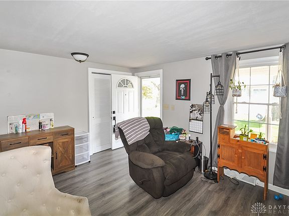 3rd image of 1180 Parkway Dr
