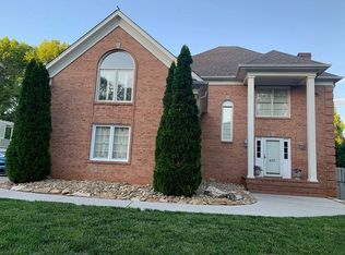 637 Sedgley Dr, Knoxville, TN 37922