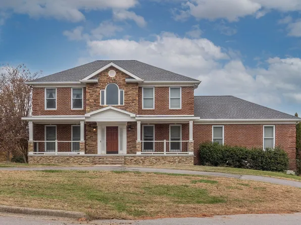 2303 Little Barn Dr, Clarksville, TN 37043
