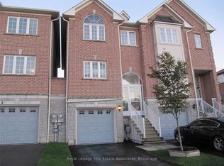 5749 Retreat St, Mississauga, ON L5R0B5