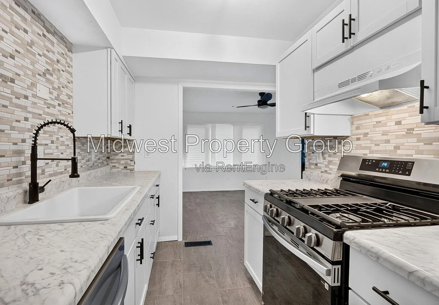 3 bed, 1.0 bath, $1,450 — Photo 1