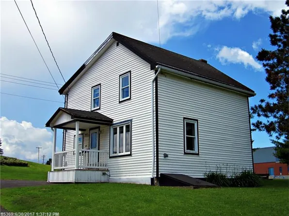 147 6th Ave, Madawaska, ME 04756
