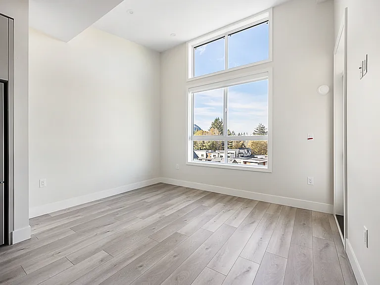 45511 Campus Dr — Photo 54