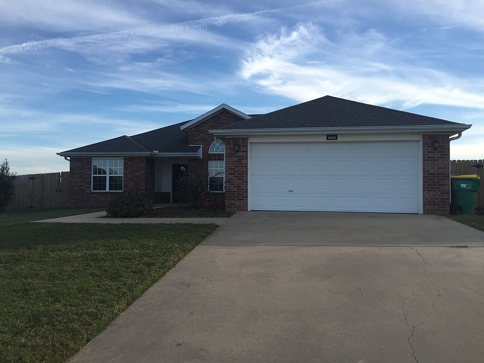 1st image of 1081 Maplewood Dr
