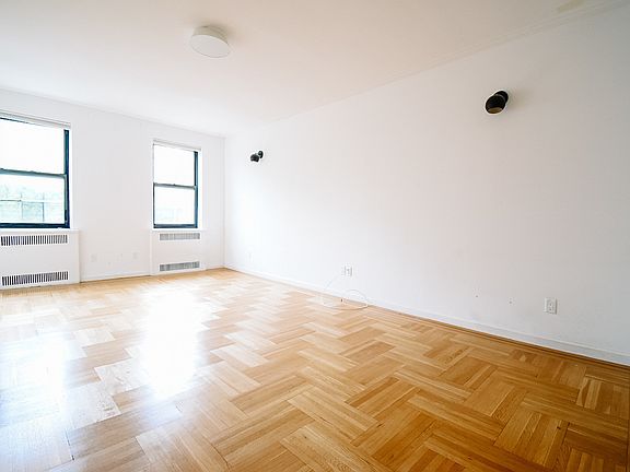 3rd image of 200 Haven Ave #4CC