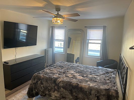 4th image of 22-27 28th St #2