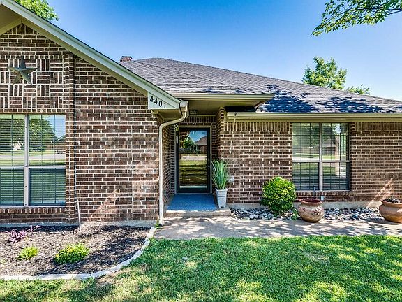 2nd image of 4401 Oak Hollow Dr