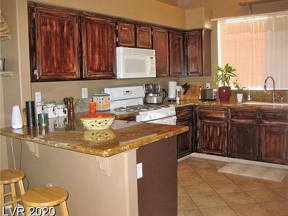 2nd image of 10046 Catalina Canyon Ave
