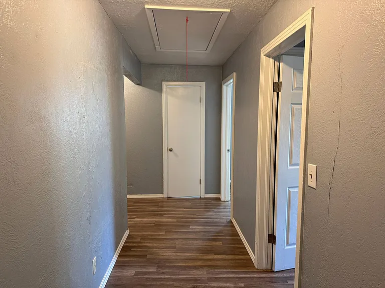 808 E Bank St — Photo 8
