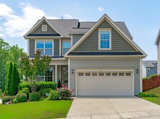 701 Crimson Oak Ln, Fuquay Varina, NC 27526