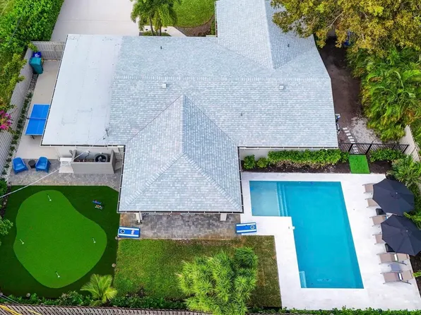 702 SW 27th Terrace, Boynton Beach, FL 33435