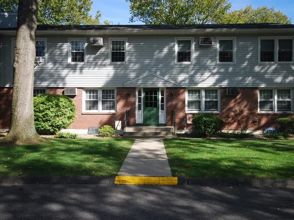 80 Brush Hill Ave APT 32, West Springfield, MA 01089