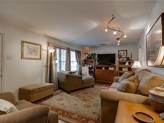 4th image of 13924 Birchlawn Dr