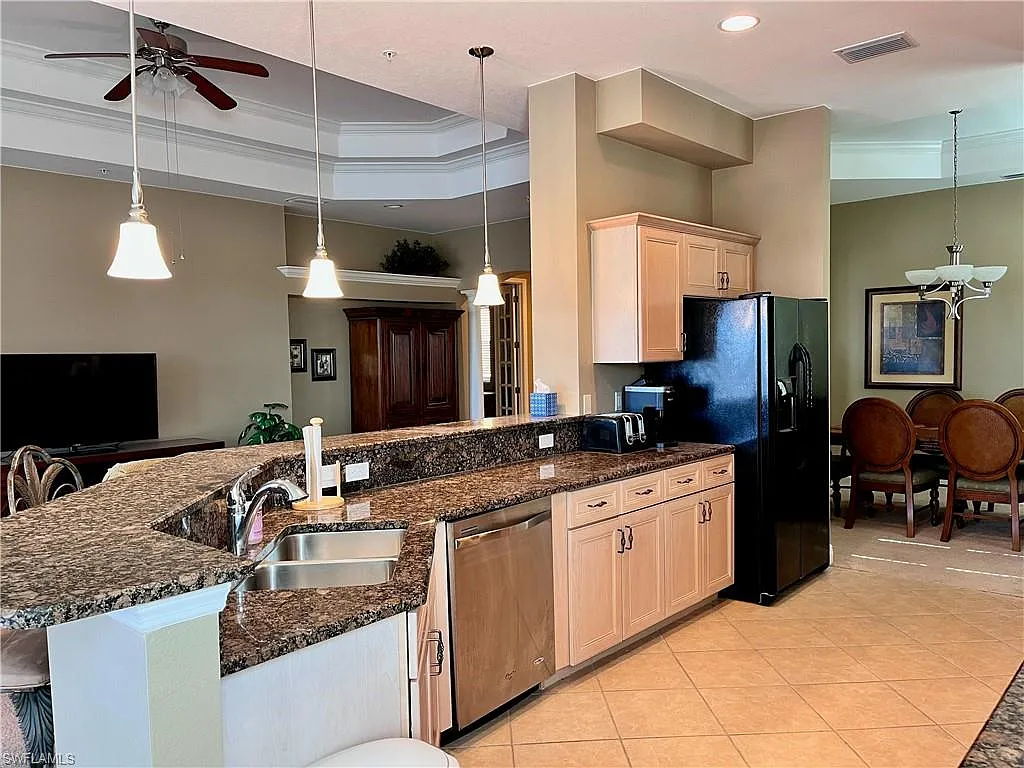 3 bed, 2.5 bath, 2224 sqft, $5,500 — Photo 4