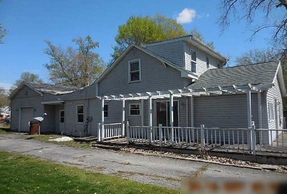 2nd image of 306 W Franklin Ct
