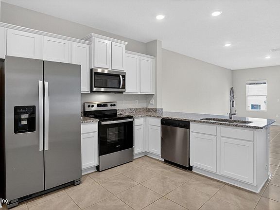 4th image of 127 POMONA Way