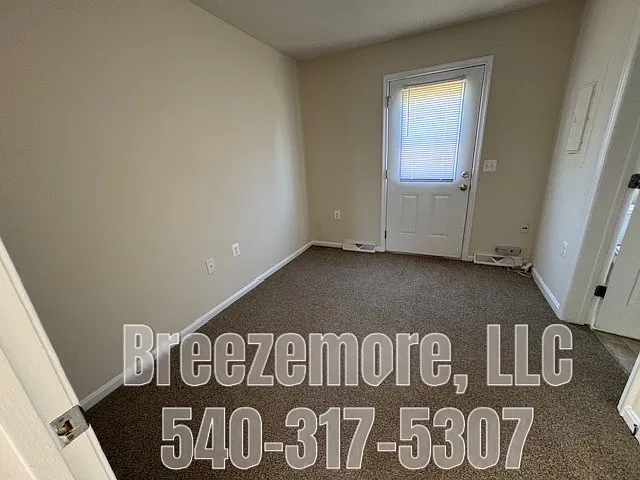 2 bed, 1056 sqft, $1,600 — Photo 4